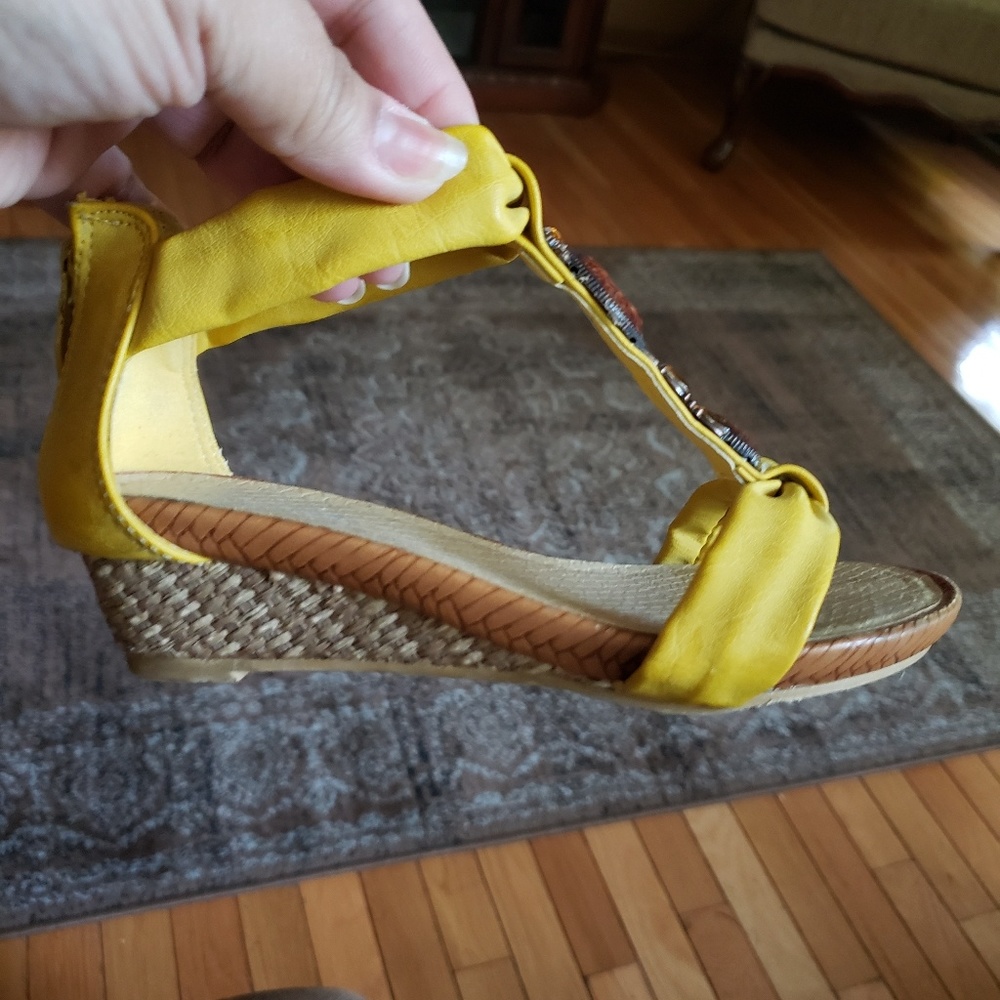 Sandals - Picture 3 of 4